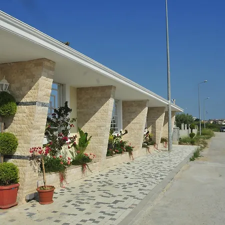 מלון דירות Sand Village Apart 3*